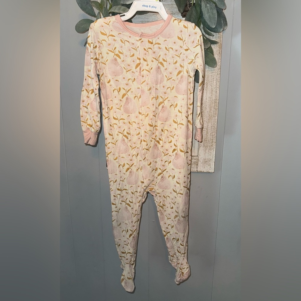 Magnetic Me Pear Footie